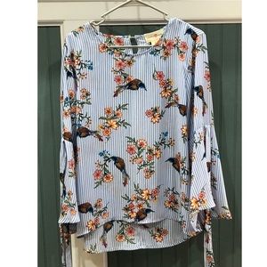 Flared sleeve blouse